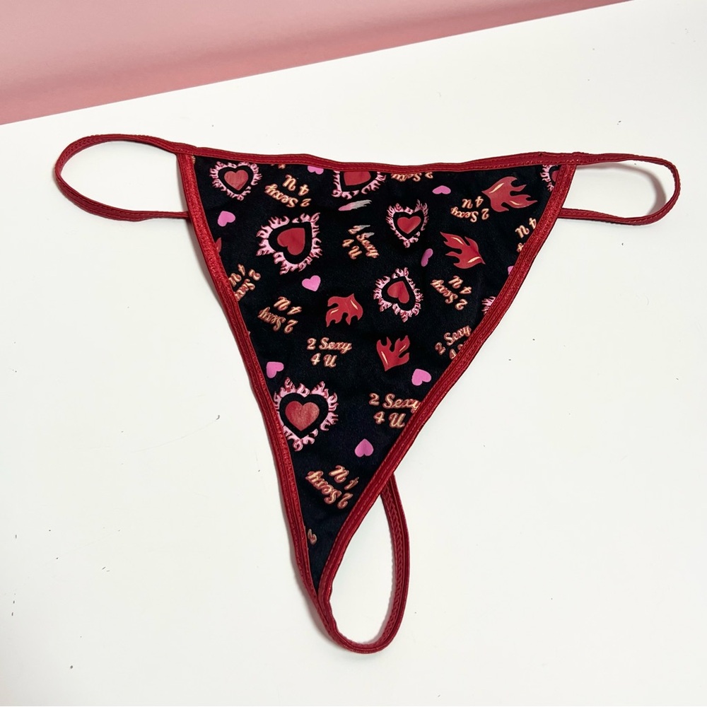Vintage Y2K 2000s mcbling 2 sexy heart g string thong